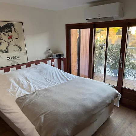 Cabanon Regina בית נופש *
